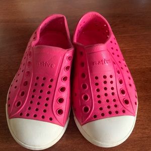 Native toddler size 6